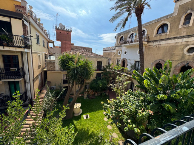 Apartment for Sale to Taormina