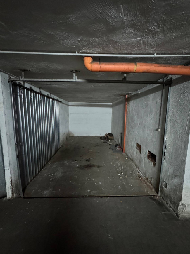 Private Garage for Sale to Gaggi