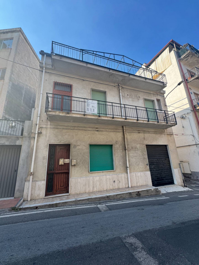 Casa singola in Vendita a Giardini-Naxos
