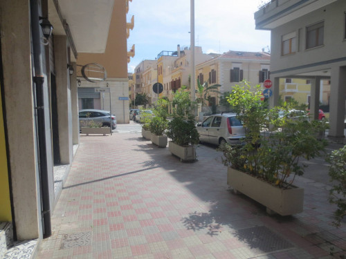 Locale commerciale in Vendita a Cagliari