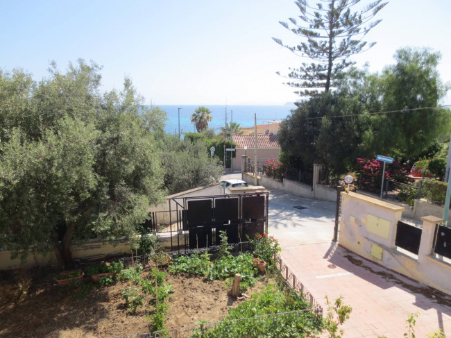 Villa in bifamiliare in Vendita a Quartu Sant'Elena