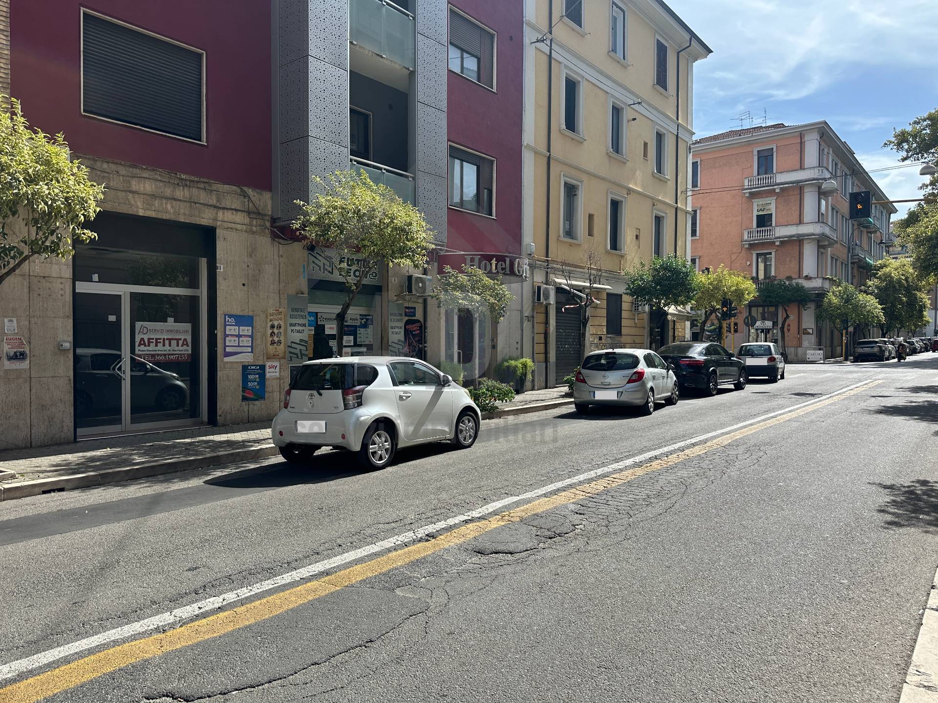 Fondo commerciale in affitto a Cosenza (CS)