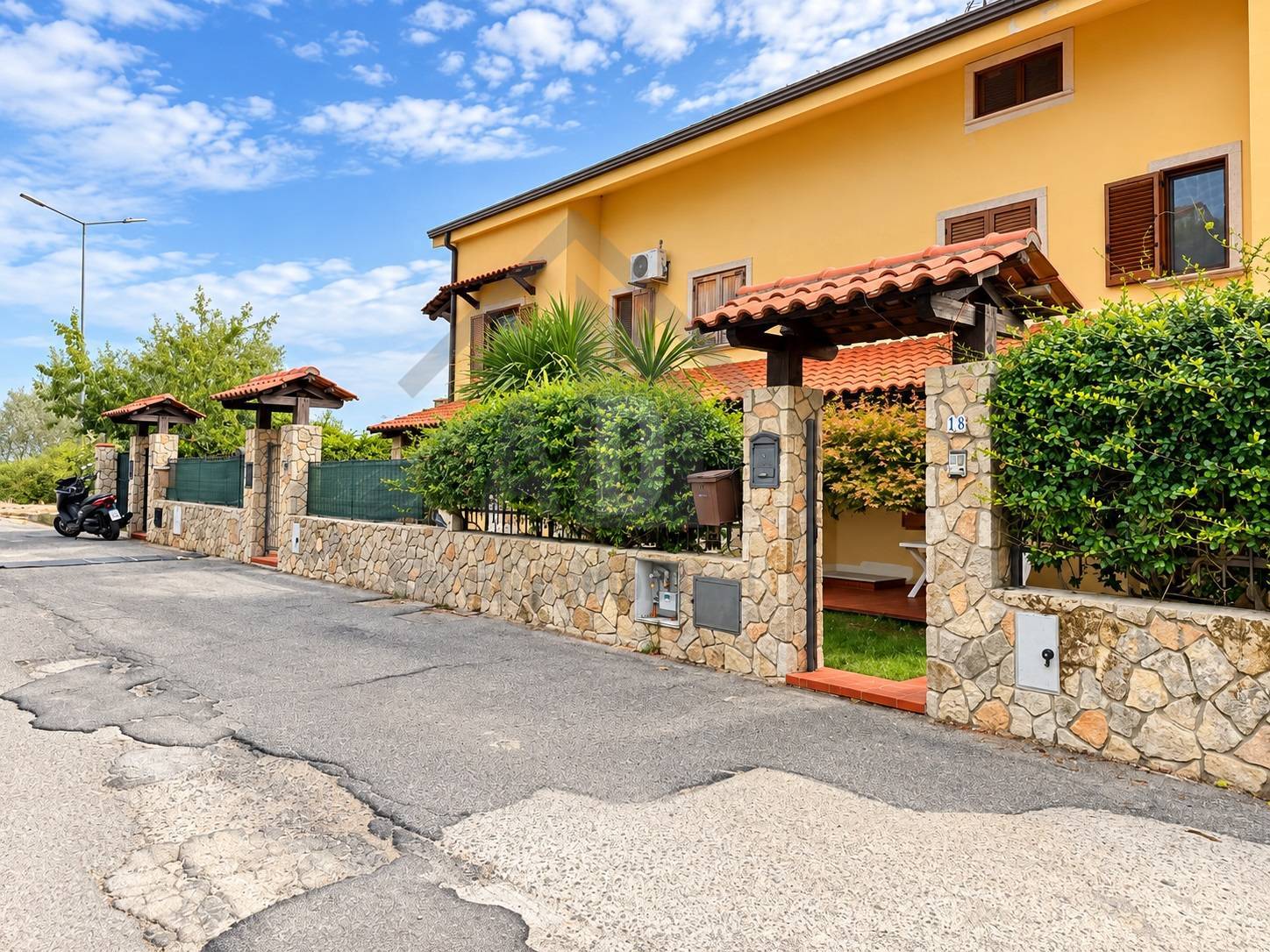 Villa in vendita a Cerisano - foto 1