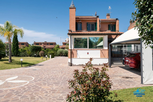 Villa in vendita a Roma (RM)