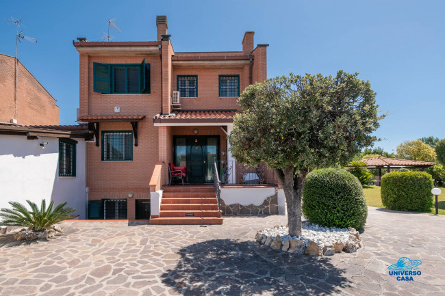 Villa in vendita a Roma (RM)