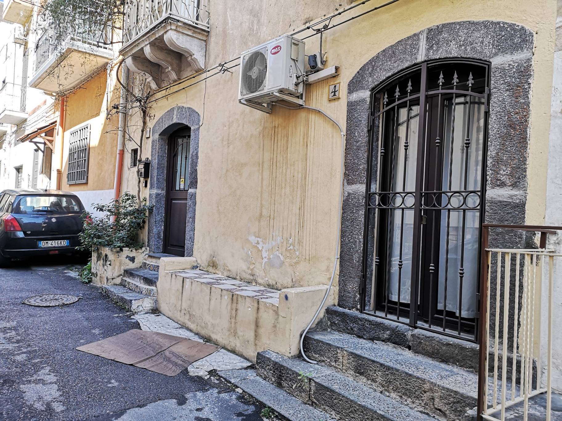 Appartamento CATANIA vendita  Zona centro  Intermedi Studio Aci Castello