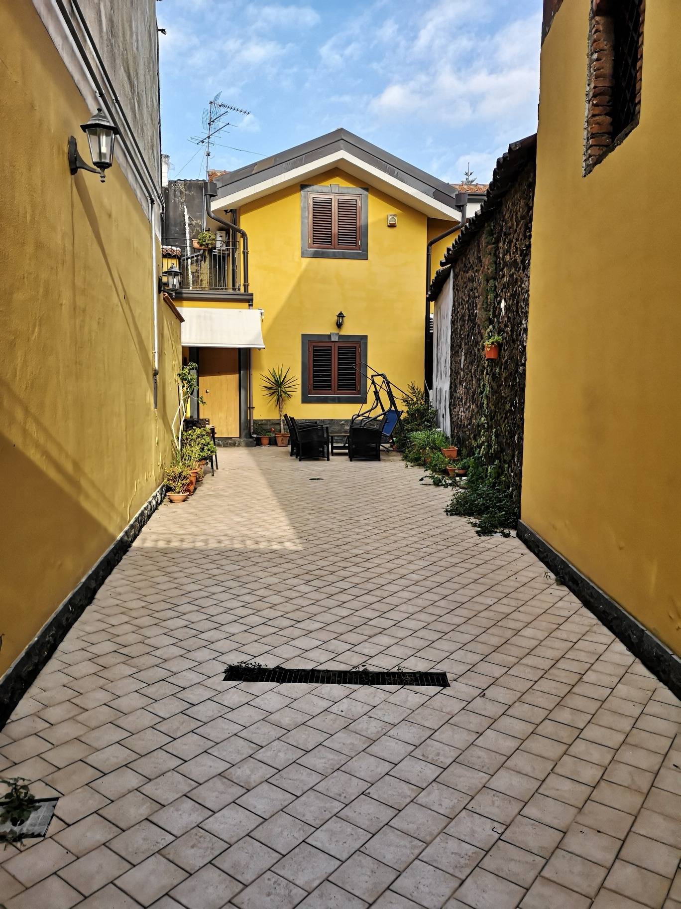 Villa Unifamiliare - Indipendente SAN GIOVANNI LA PUNTA vendita    Intermedi Studio Aci Castello