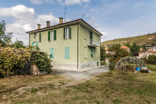 Appartamento in bifamigliare con giardino