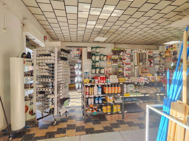 Attività commerciale in vendita a Cairo Montenotte (SV)