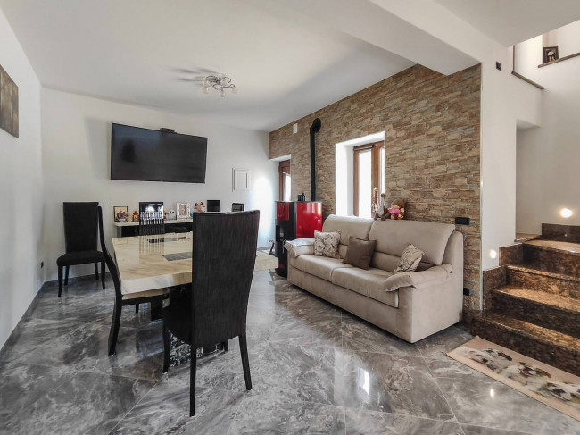 casa semi indipendente