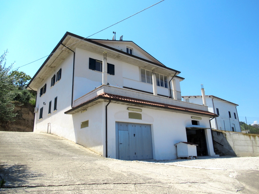  colonnella vendita quart:  agenzia centro casa snc di pierangelo pulcini e c.