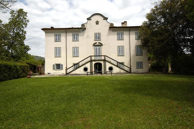 Villa LUCCA vendita  La Cappella  Easy Casa di Elisabetta Soldaini