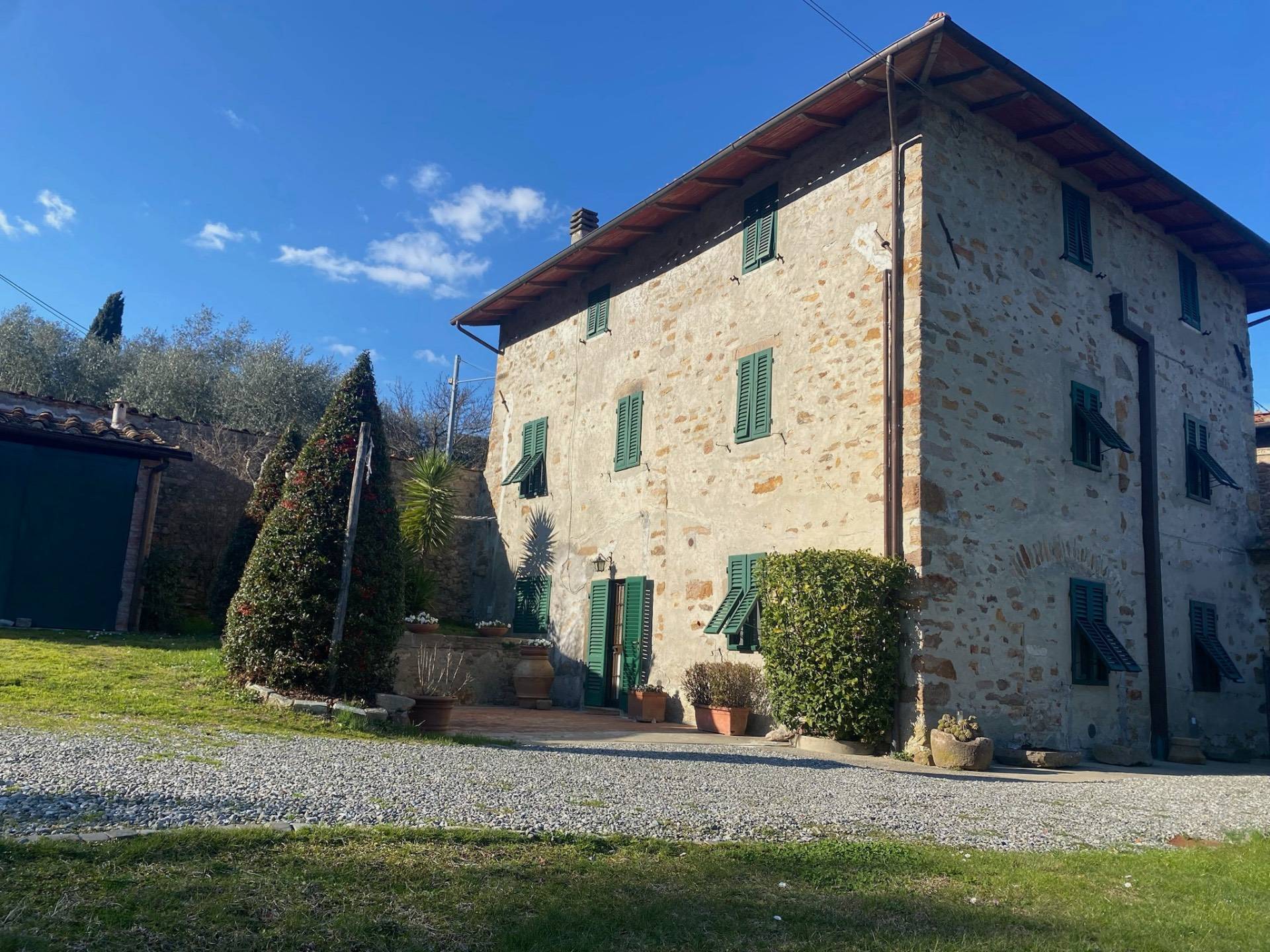 Rustico/Casale in Vendita a Lucca