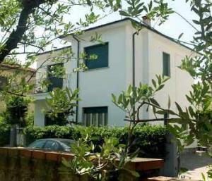 B&B for Sale to Lucca