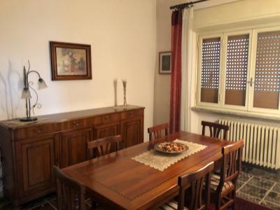 Villa  bifamiliare in vendita a Lucca