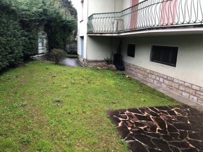 Villa  bifamiliare in vendita a Lucca