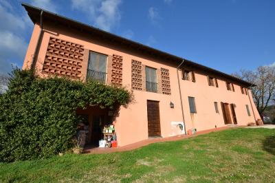 Rustico in Vendita a Lucca