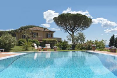 Villa for Sale to Massarosa