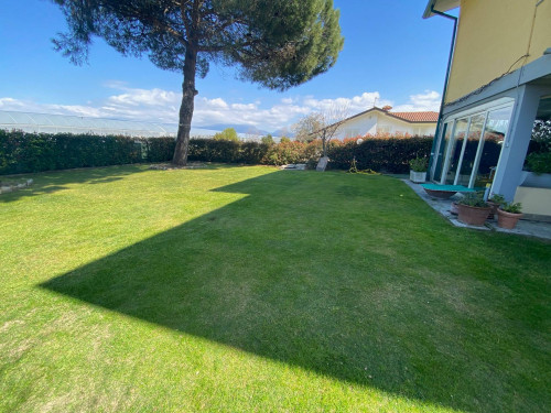 Villa in vendita a Viareggio