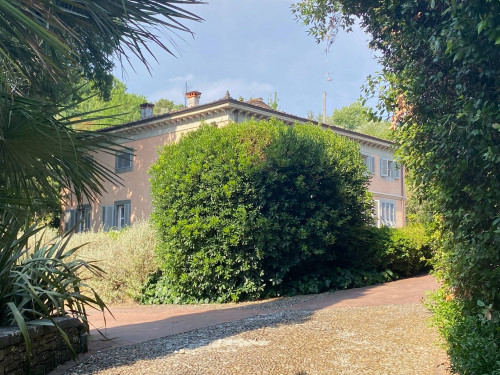 Villa in vendita a Lucca