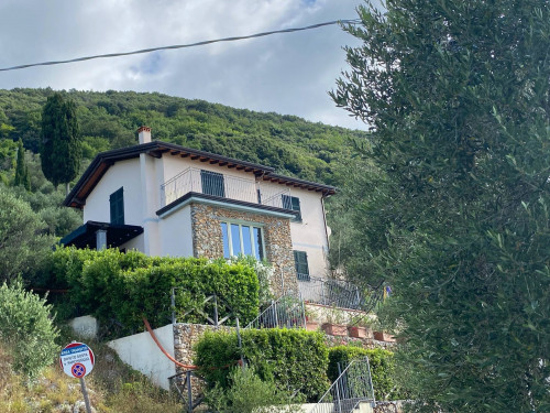 Farmhouse for sale in Pietrasanta