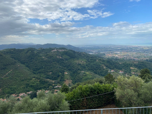 Farmhouse for sale in Pietrasanta