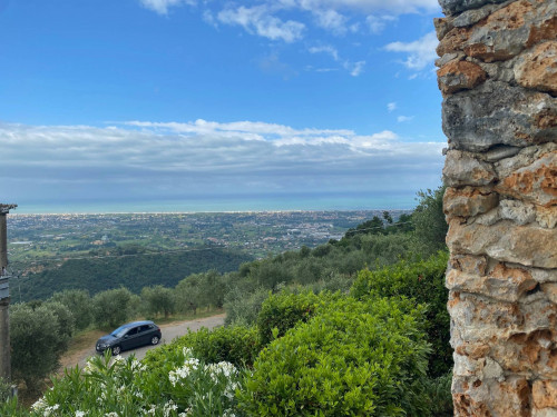 Farmhouse for sale in Pietrasanta