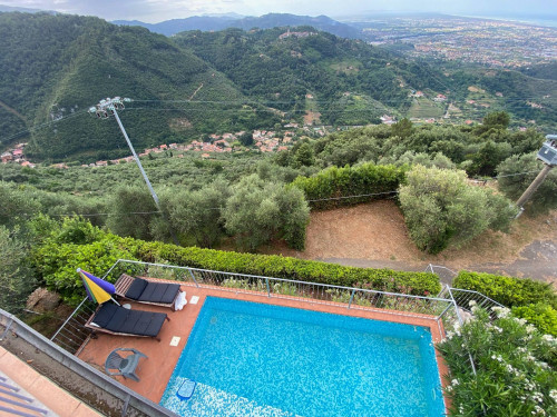 Farmhouse for sale in Pietrasanta
