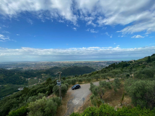 Farmhouse for sale in Pietrasanta