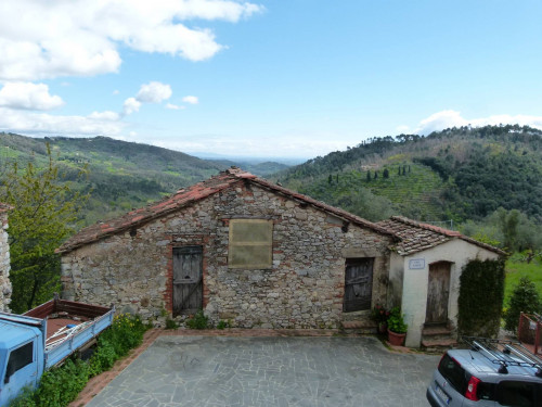 Single House for sale in Camaiore