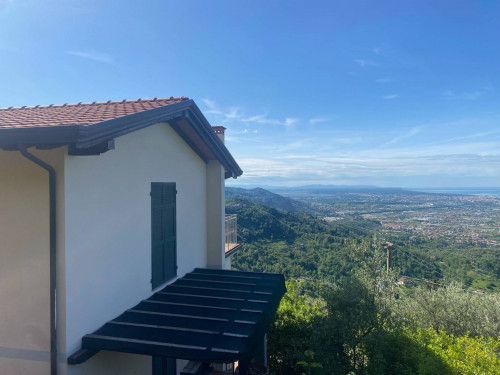 Farmhouse for sale in Pietrasanta