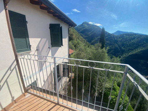Farmhouse for sale in Pietrasanta