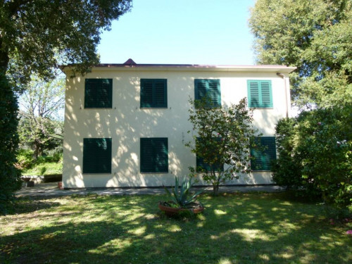 Villa in vendita a Lucca