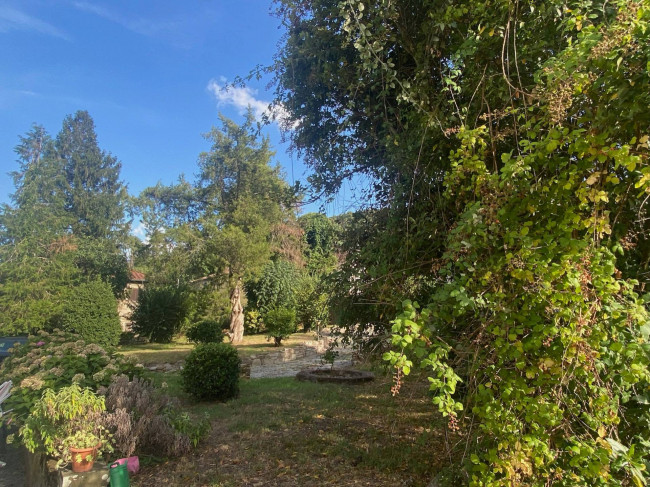 Villa  bifamiliare in vendita a Lucca