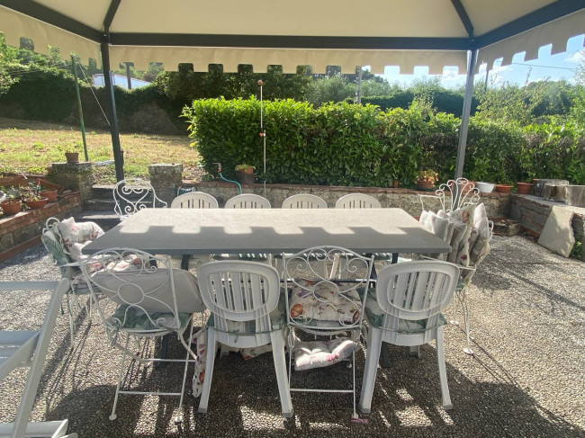 Villa  bifamiliare in vendita a Lucca