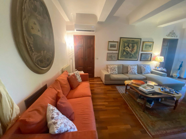 Villa  bifamiliare in vendita a Lucca
