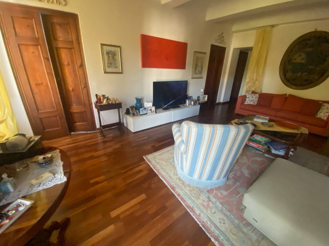 Villa  bifamiliare in vendita a Lucca