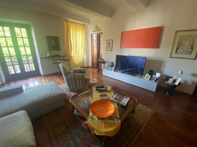 Villa  bifamiliare in vendita a Lucca