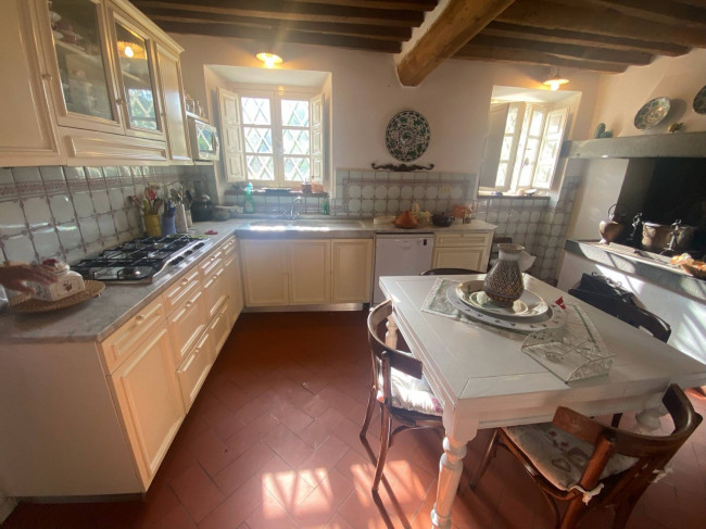 Villa  bifamiliare in vendita a Lucca