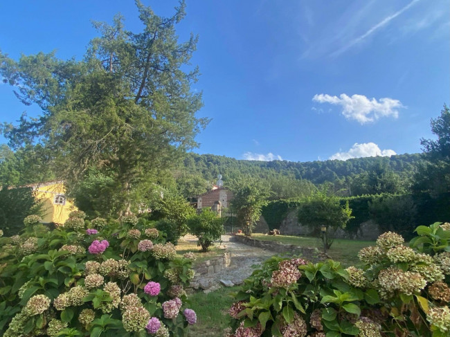 Villa  bifamiliare in vendita a Lucca