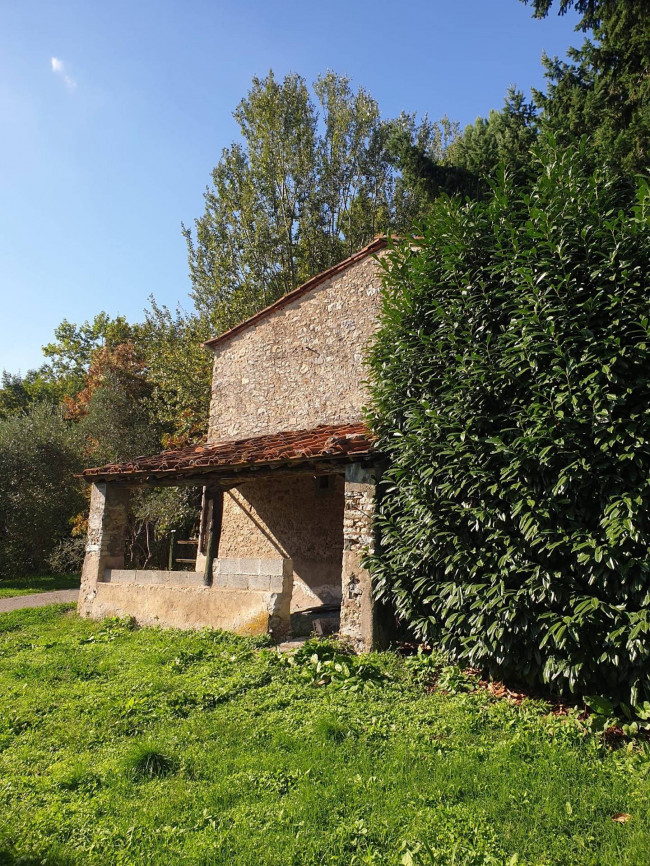 Farmhouse for sale in Pescaglia