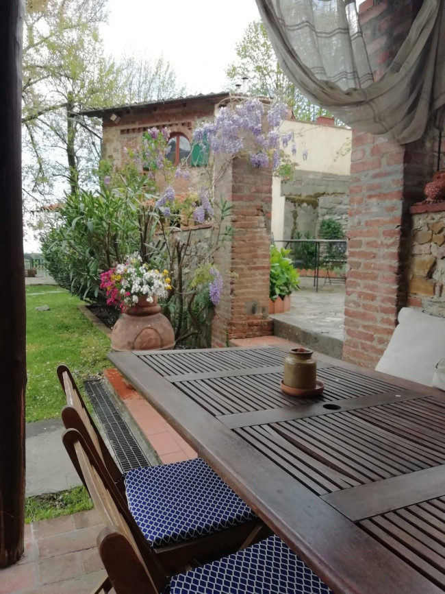 Farmhouse for sale in Capannori