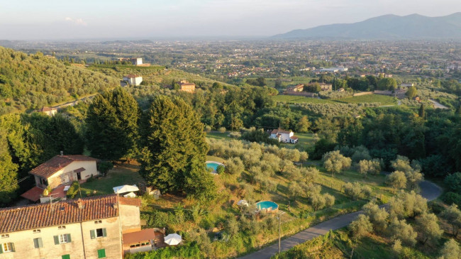 Farmhouse for sale in Capannori