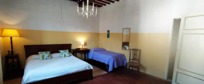 Farmhouse for sale in Capannori