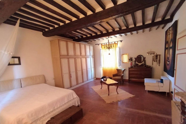 Farmhouse for sale in Capannori