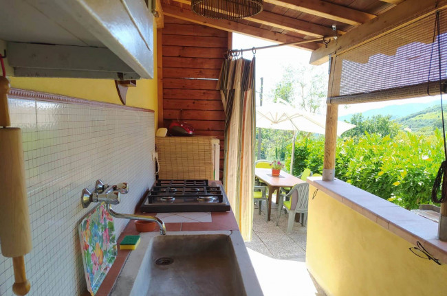 Farmhouse for sale in Capannori