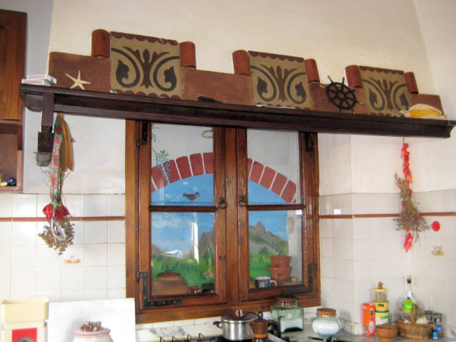 Farmhouse for sale in Camaiore