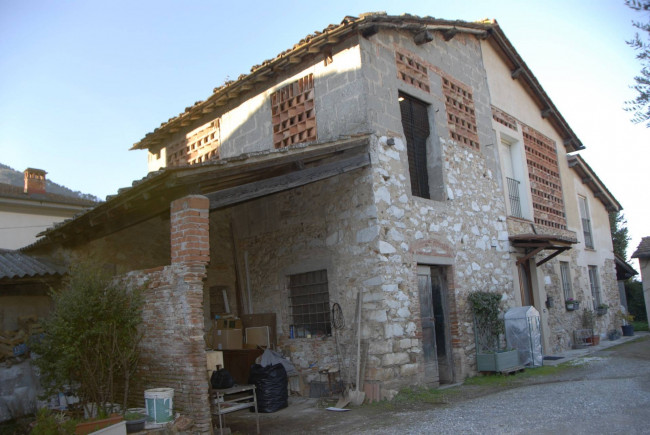 Porzione di casa in vendita a San Lorenzo A Vaccoli, Lucca (LU)