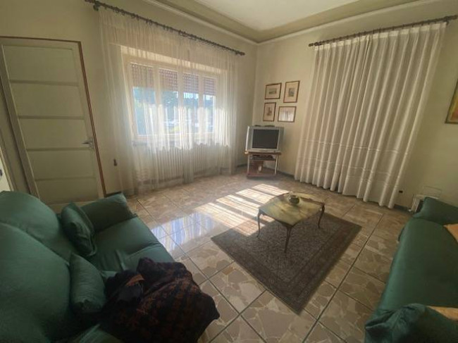 Villa  bifamiliare in vendita a Lucca