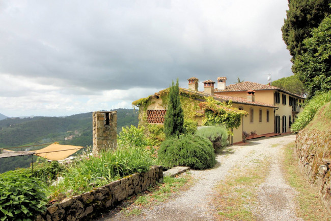 countryhouse for sale in Lucca